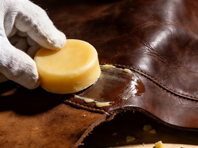 Môže byť použitý včelí vosk na kožu